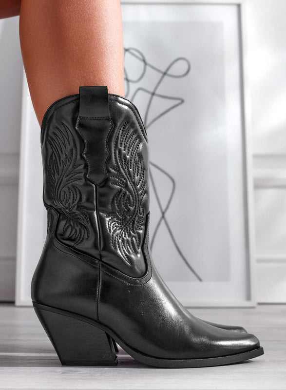 Bottines noires camperos avec broderie