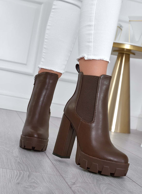 TERRY - Brown ankle boots with side elastic