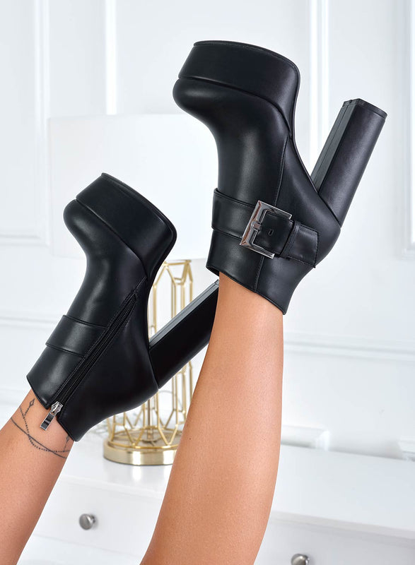 Tronchetti neri Alexoo con fibbia