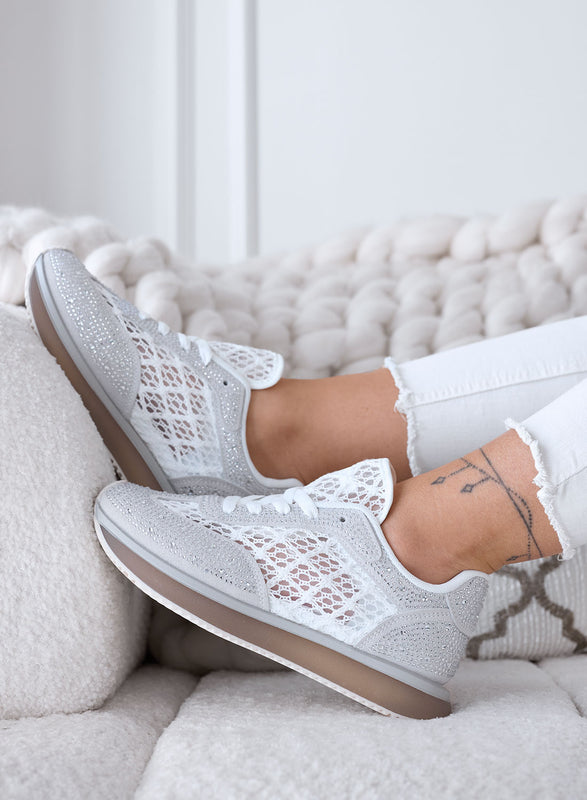 LORENA - Baskets grises avec dentelle blanche et strass lumineux
