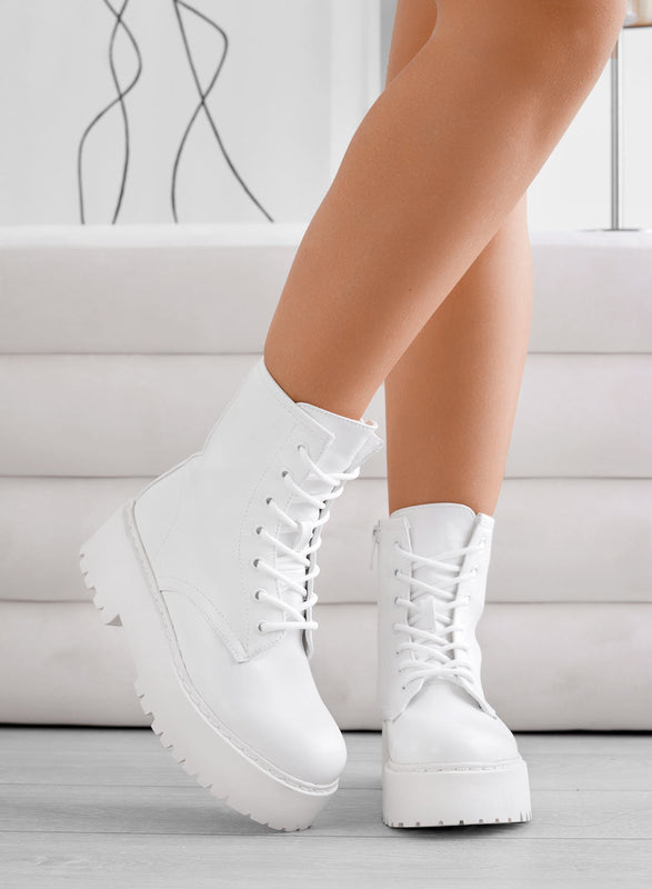 YARA - White amphibious ankle boots with laces