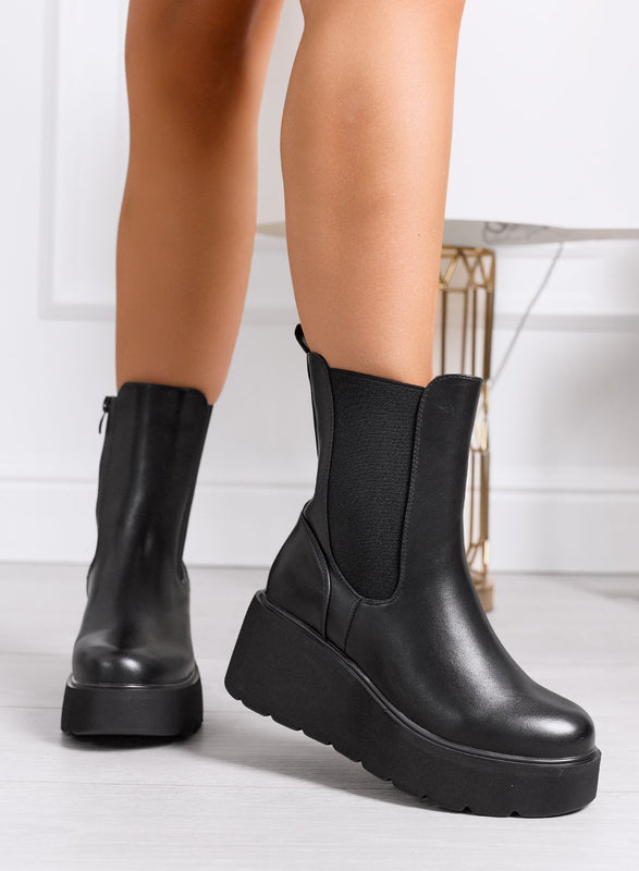 BOMBAY - Bottines noires style rangers avec empiècements élastiques et semelle plateforme