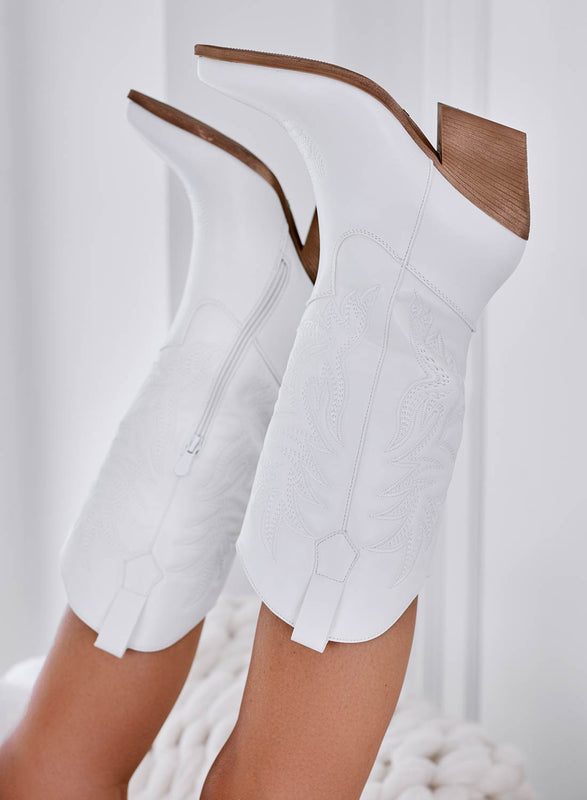 SONIA - White camperos ankle boots with embossed embroidery