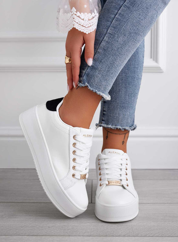 CARRY - White sneakers with gold trim and black back