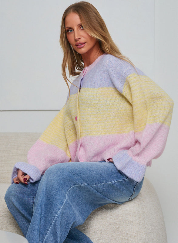 Oversized soft cardigan in pastel colors