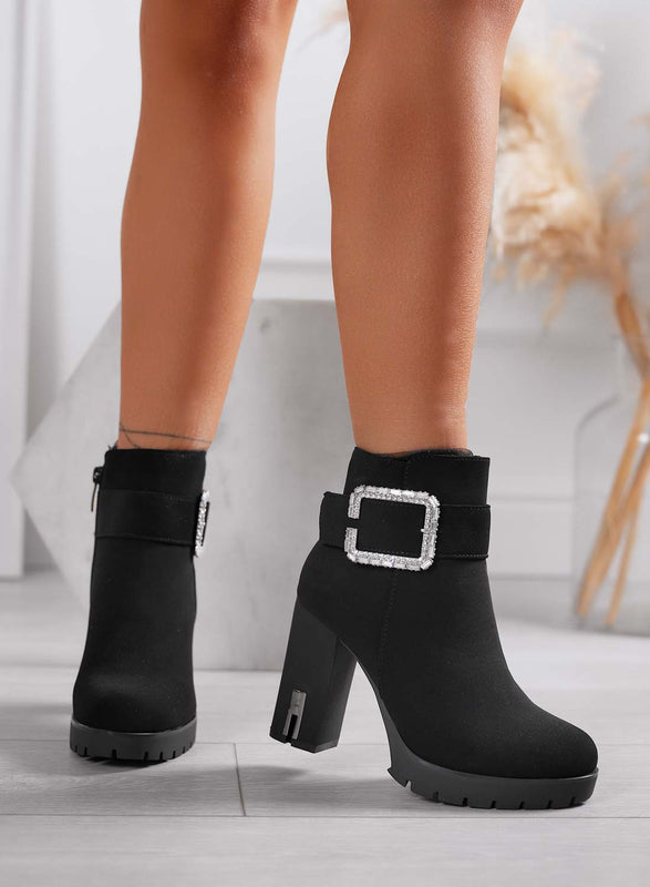 WILMA - Bottines noires avec boucle bijou