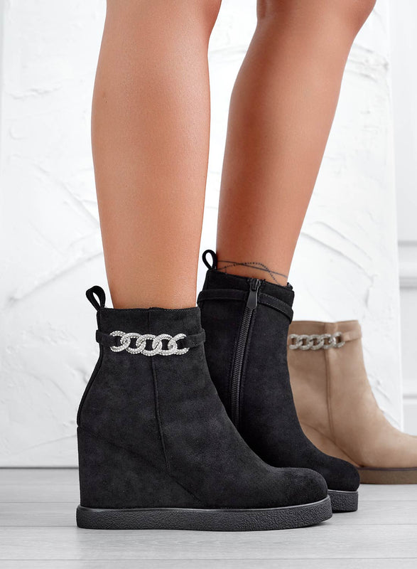 FABRIZIA - Black ankle boots with wedge and jewel chain