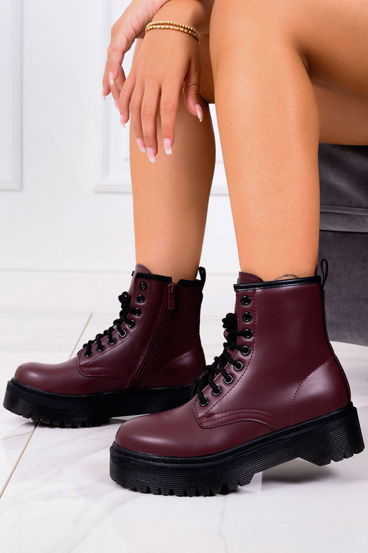 DENVER - Burgundy faux leather ankle boots with laces