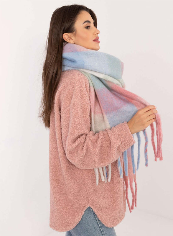 Écharpe oversize aux tons rose et bleu