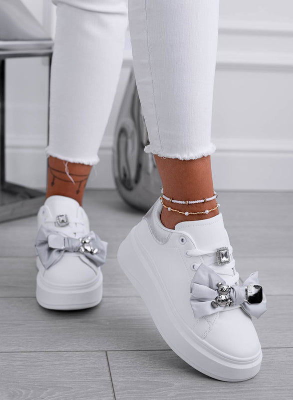 MAGDA - White sneakers with grey bow and silver teddy pin