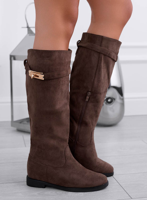 ARENA - Brown suede boots with gold plate