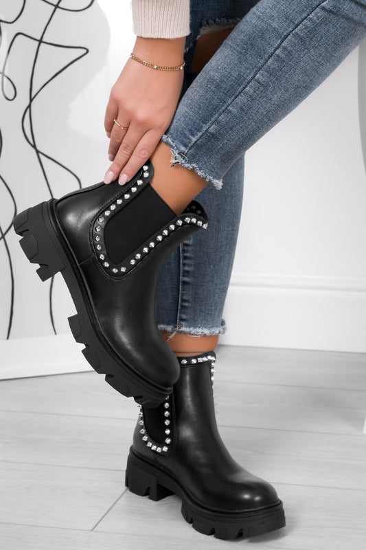 IGGY - Black ankle boots with sidespring and studs