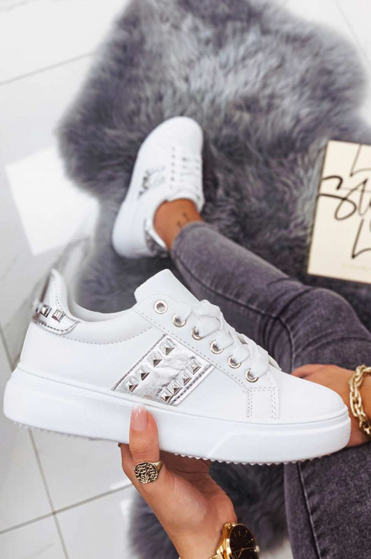 ARIZONA - White sneakers with silver details and studs