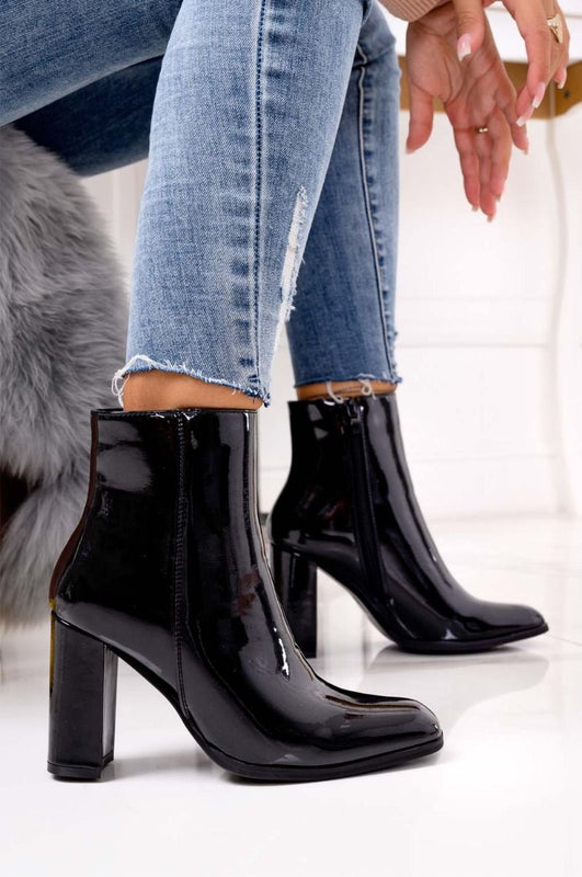 ALICE - Black patent leather boots with high heels