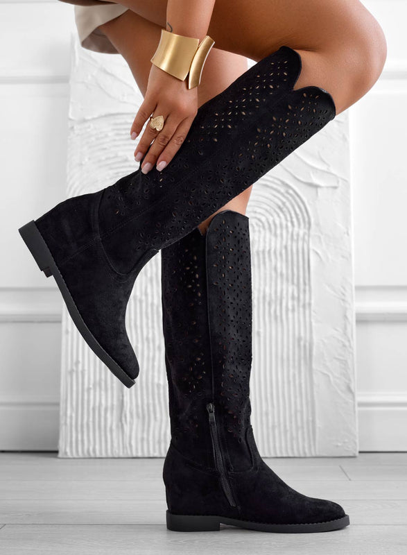 KYLA - Perforated black boots with internal wedge