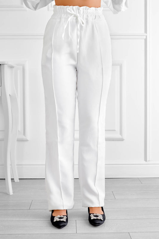 White trousers with spring and drawstring at the waist