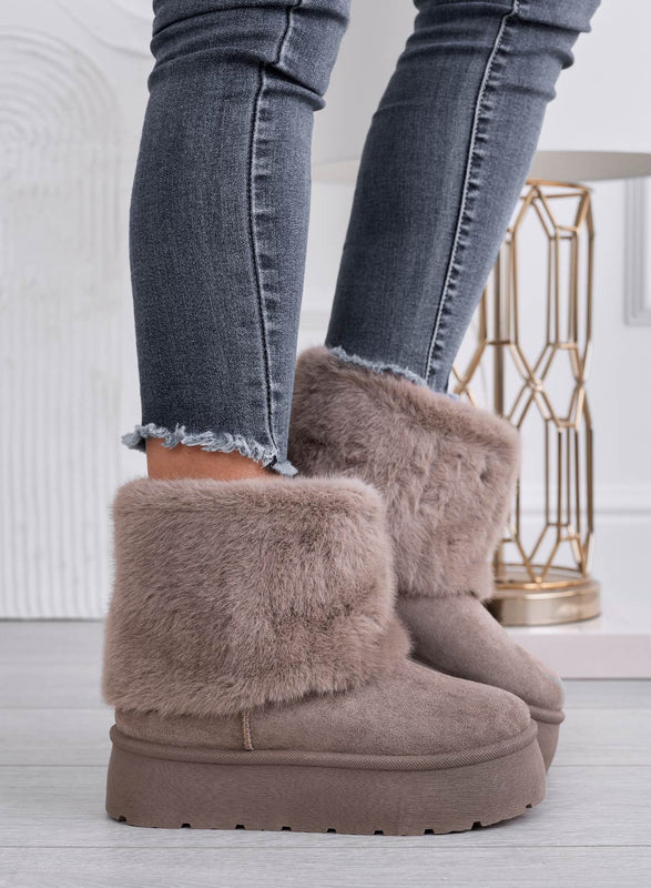 Mud ankle boots with faux fur cuff and padded lining