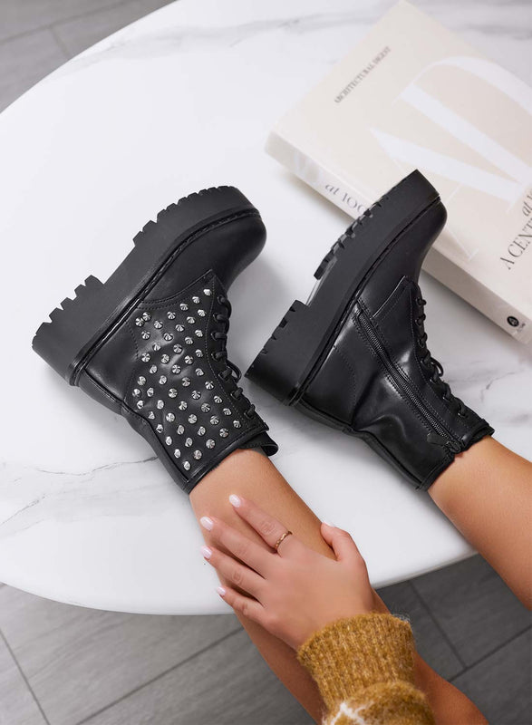 ODESSA - bottines noires Alexoo avec clous