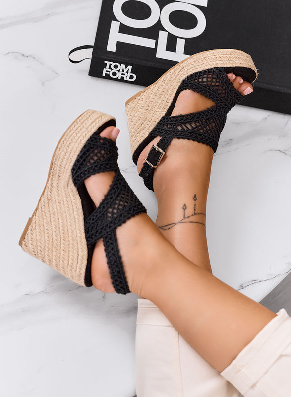 PEARL - Sandalias negras con cuña de cuerda y tejido crochet