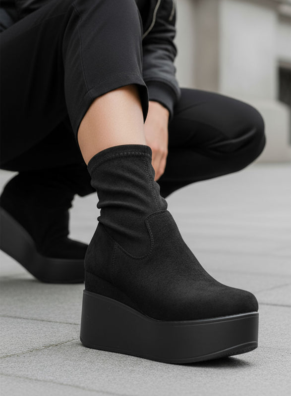 MIAA - Bottines Alexoo noires en daim avec semelle compensée