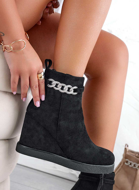 FABRIZIA - Black ankle boots with wedge and jewel chain