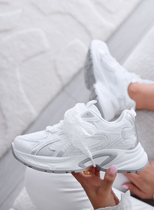 LINA - Baskets blanches avec lacets en dentelle et semelle épaisse