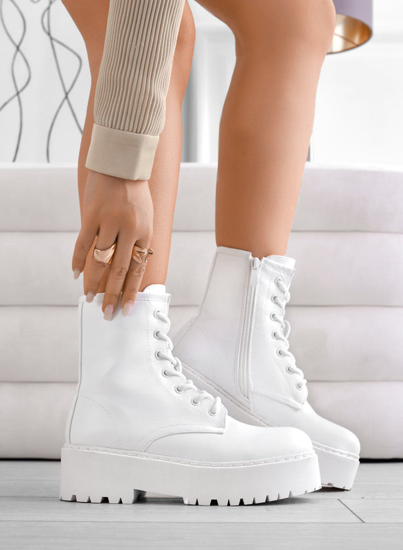 YARA - White amphibious ankle boots with laces