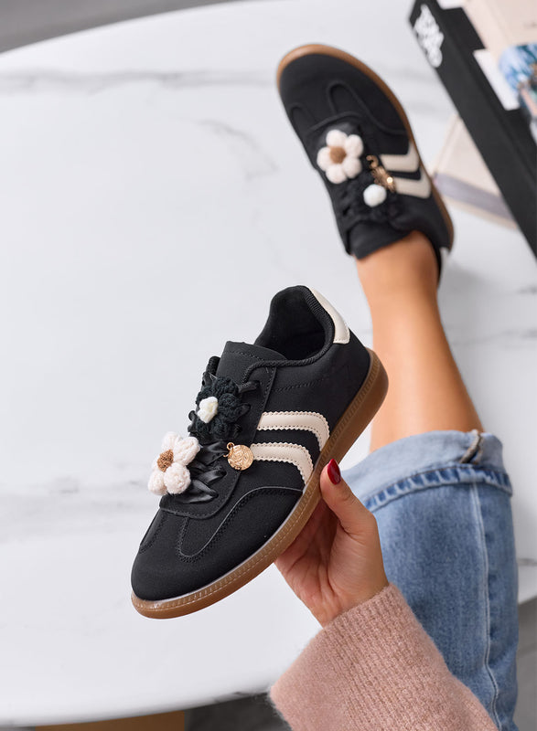 MELISSA - Baskets noires et beiges avec fleurs crochet