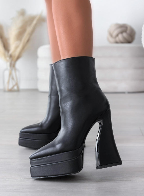 LEGACY - Alexoo black ankle boots with pointed toe and curved heel