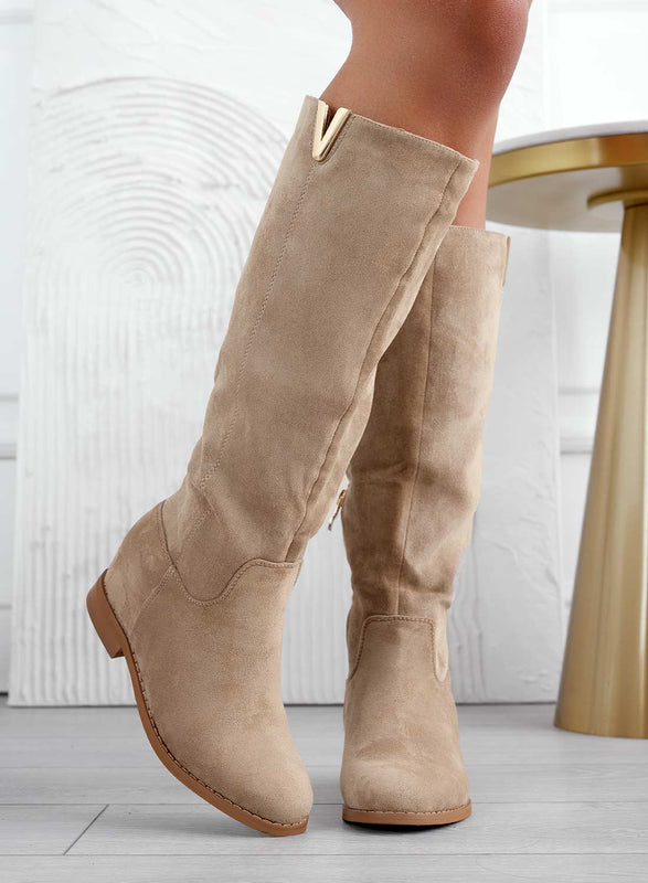 Bottes en daim couleur boue avec semelle compensée intérieure