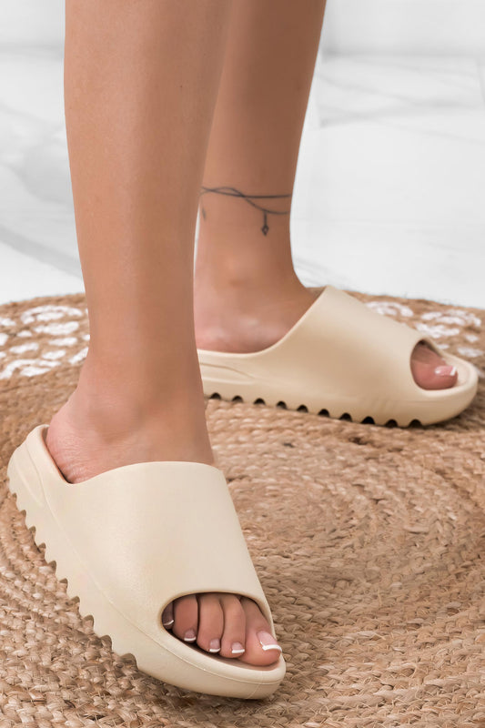FERGY - Beige pool slider sandals