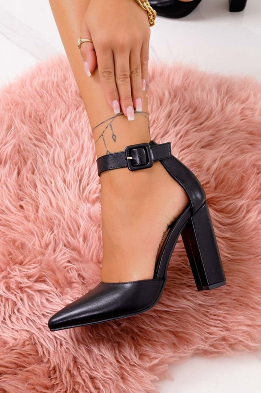 ZELDA - Black faux leather pumps with buckle