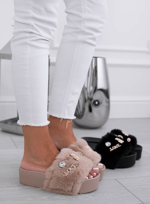 PRETTY - Beige slipper sandals with gold applications