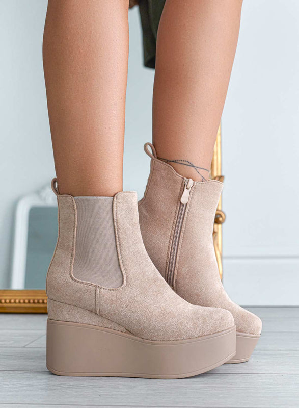 SPAIN - Alexoo beige ankle boots with wedge and side elastic