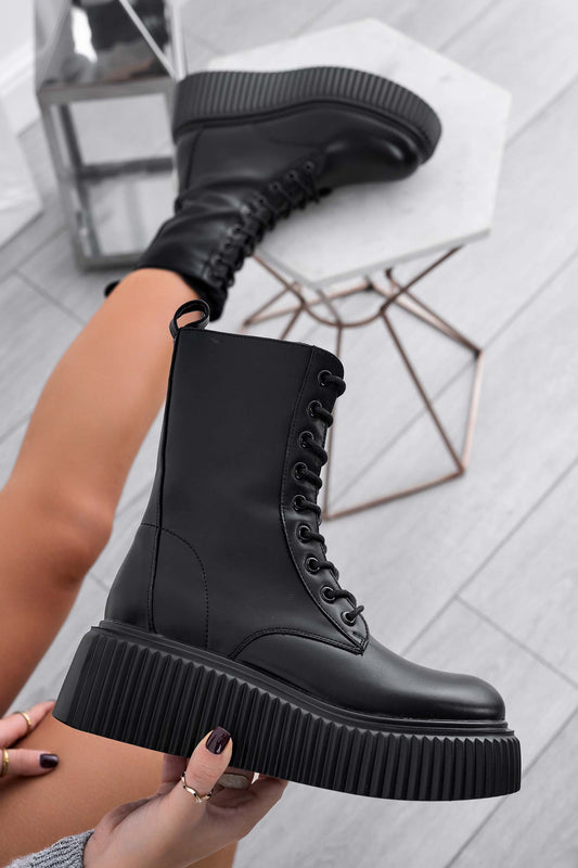 NOISE - Black amphibious ankle boots with laces