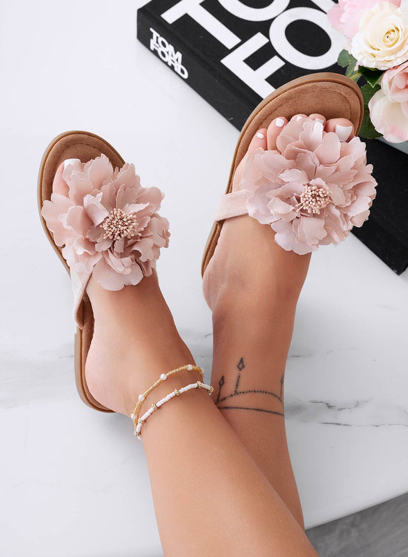 CLARISSA - Pink flip-flop sandals with applied flower