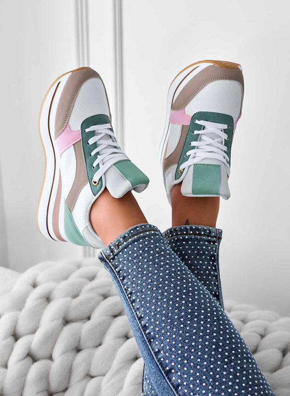 Sneakers bianche con pannelli a contrasto