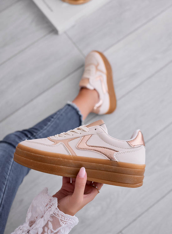 Sneakers beige con inserti champagne laminati e suola in gomma