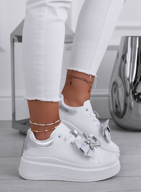 MAGDA - White sneakers with grey bow and silver teddy pin