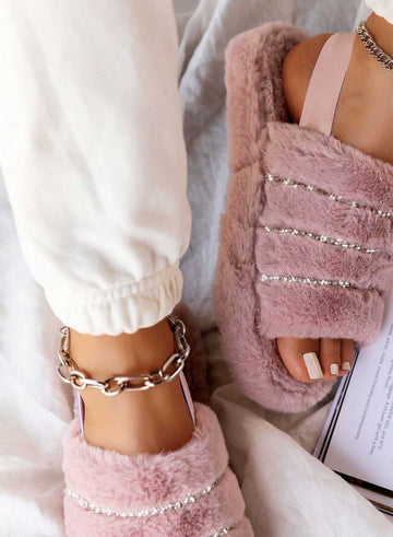 LEYLA - Ciabatte rosa in finta pelliccia con strass ed elastico