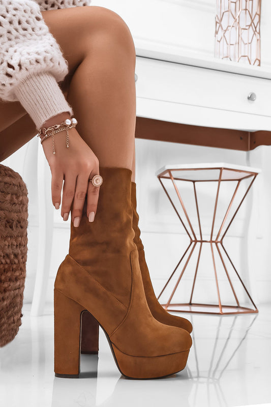RILEY - Suede camel ankle boots with high heels