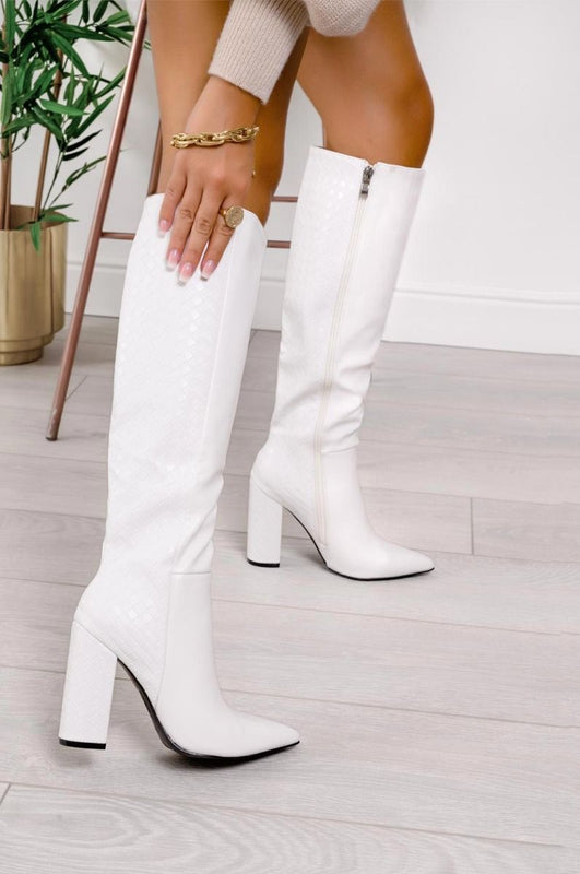 MELANIA - White faux leather boots with block heel