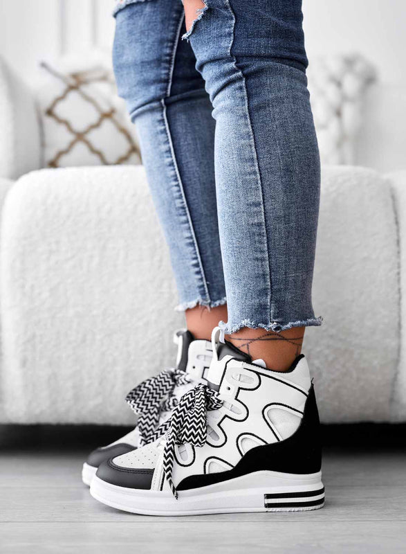 FAUNA - Black sneakers with internal wedge and fabric laces