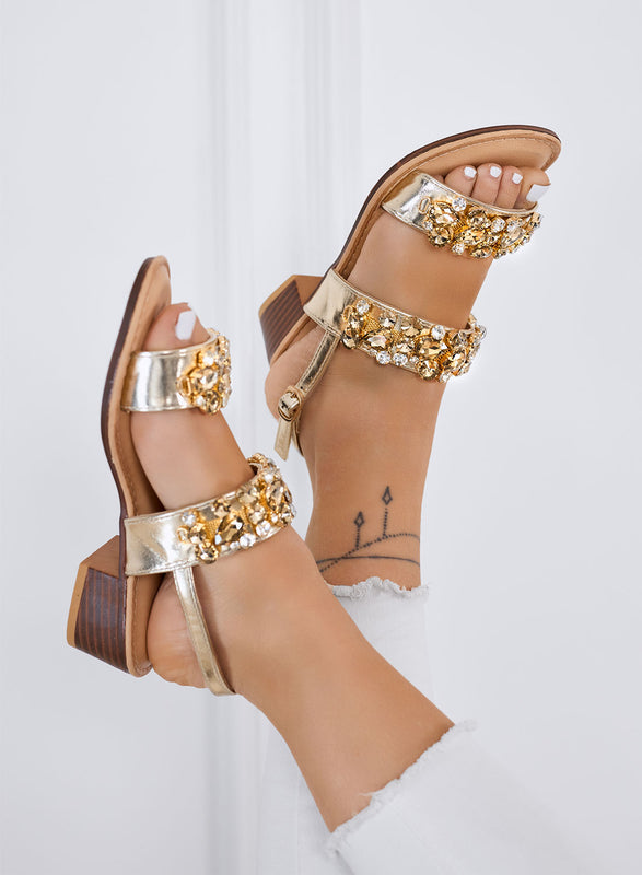 VITTORIA - Gold jeweled sandals with low heel and rhinestones