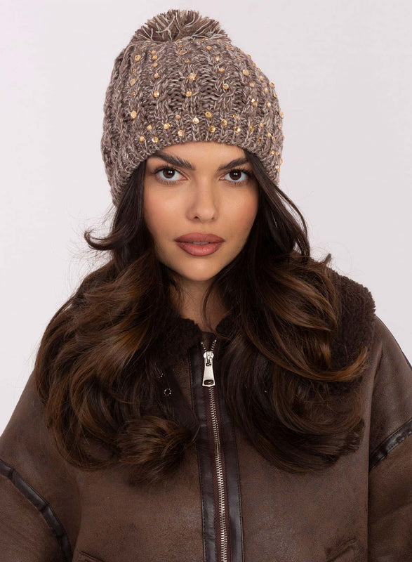 Cappello fango imbottito con strass e pompon
