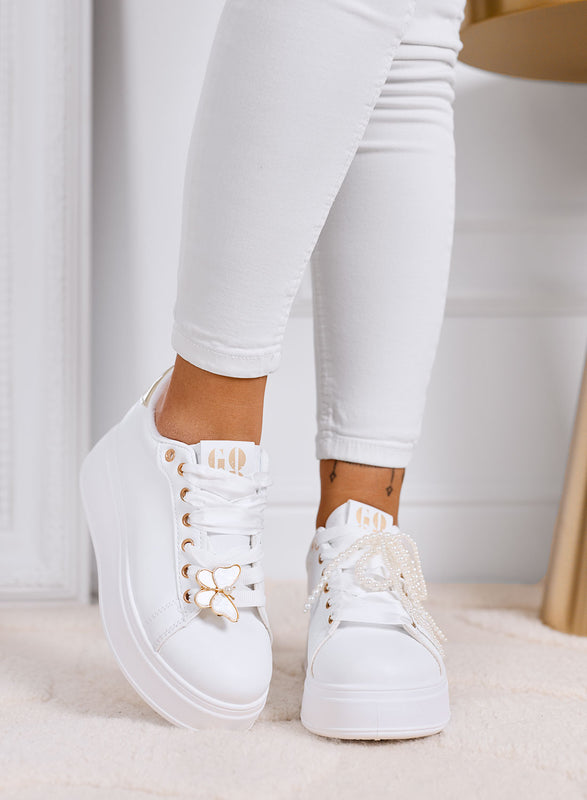 LAURA - Zapatillas blancas con plataforma, cordones y detalles de joya