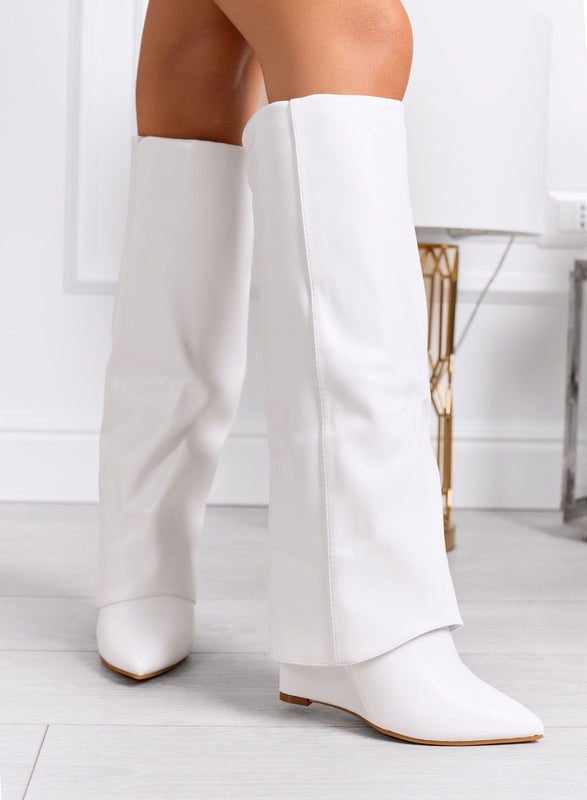 PALOMA - White pointed boots with wedge and turn-down cuff