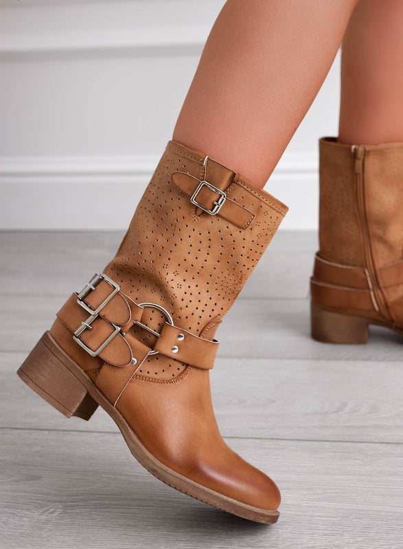 ASHLEE - Perforated camel ankle boots with buckle