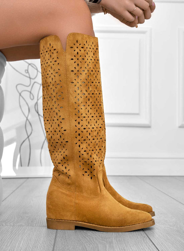 KYLA - Brown perforated boots with internal wedge