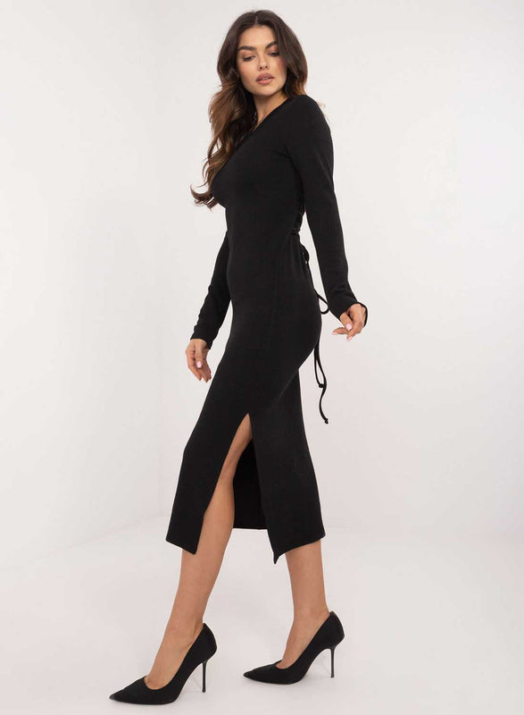 Ribbed black midi dress with a side slit